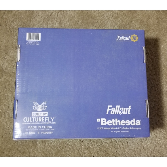 Fallout Collector Box - Picture 6 of 6